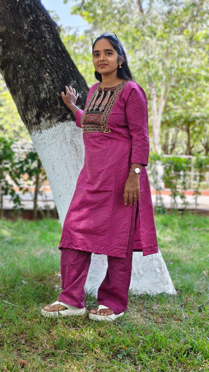 mauve gold clover print kurti